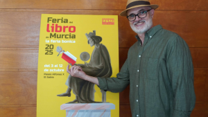 Puebla señala el cartel diseñado por él para la feria del libro de Murcia 2025